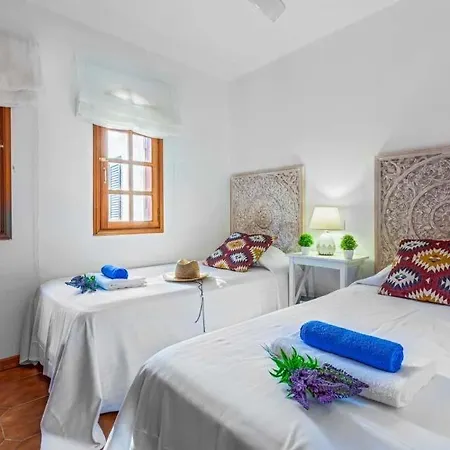 Villa Sleeps 4 Pool Wifi Corralejo