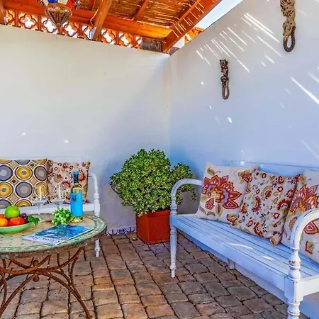 Sleeps 4 Pool Wifi *