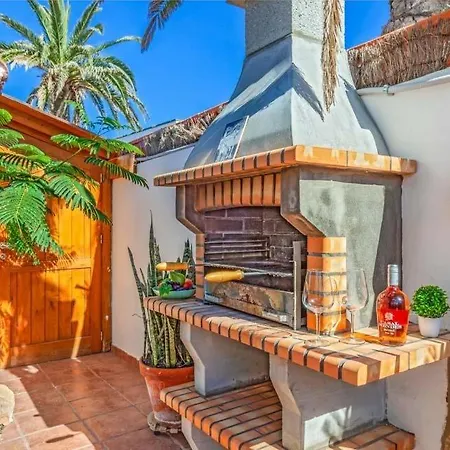 Villa Sleeps 4 Pool Wifi Corralejo