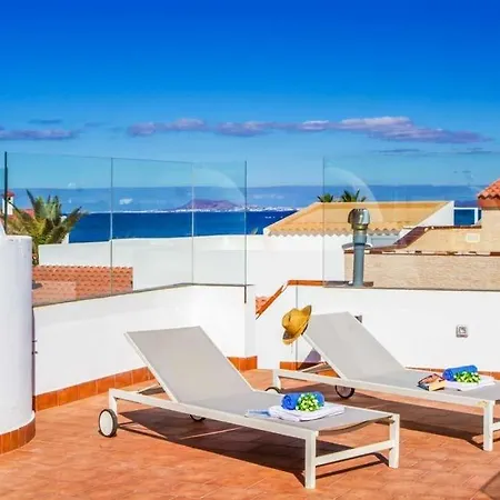 Sleeps 4 Pool Wifi Corralejo